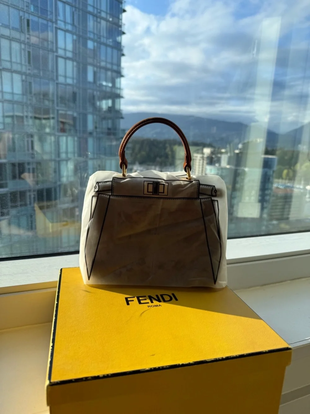 Authentic Fendi Peekaboo Suede Bag w Strap - Picture 4 of 11